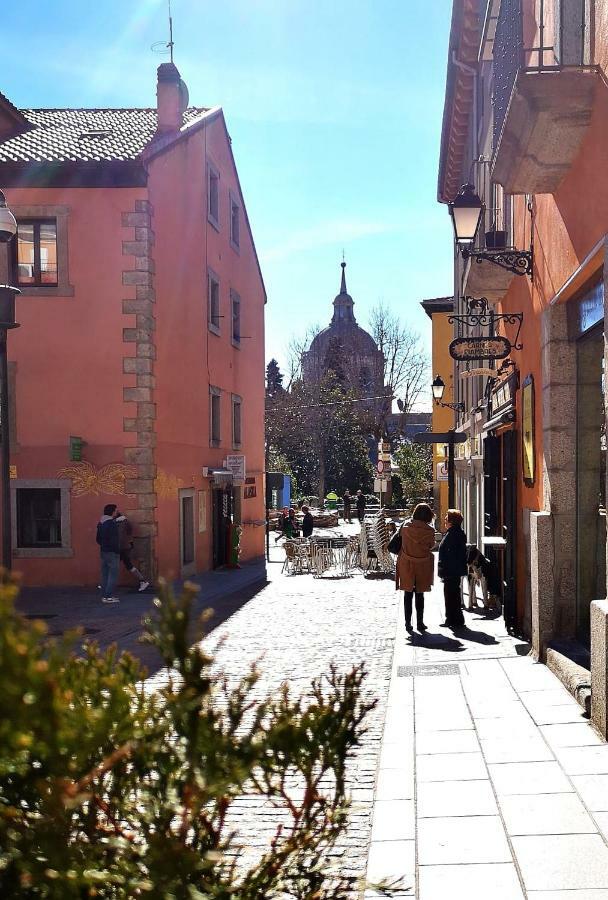 Apartamento En Centro Historico De San Lorenzo De El Escorial Exterior photo